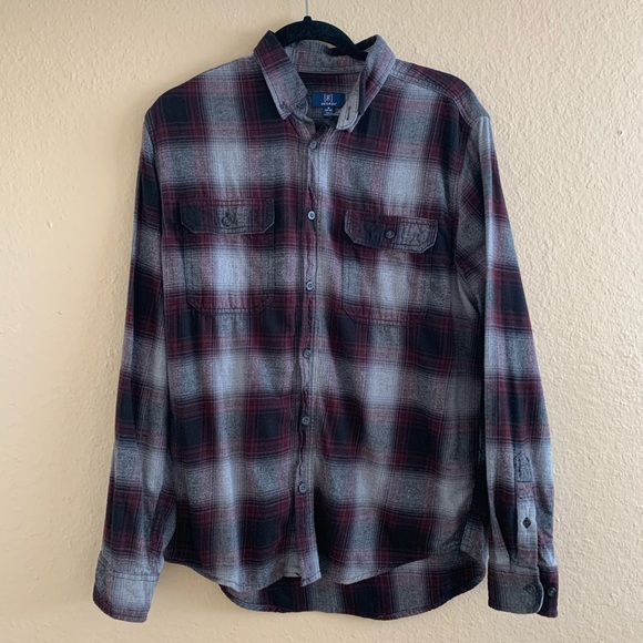 Other - 3/$15 🍁 GEORGE Red Grey Flannel Button Down Top